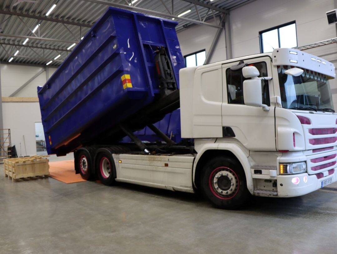 Container träfraktioner inomhus 1